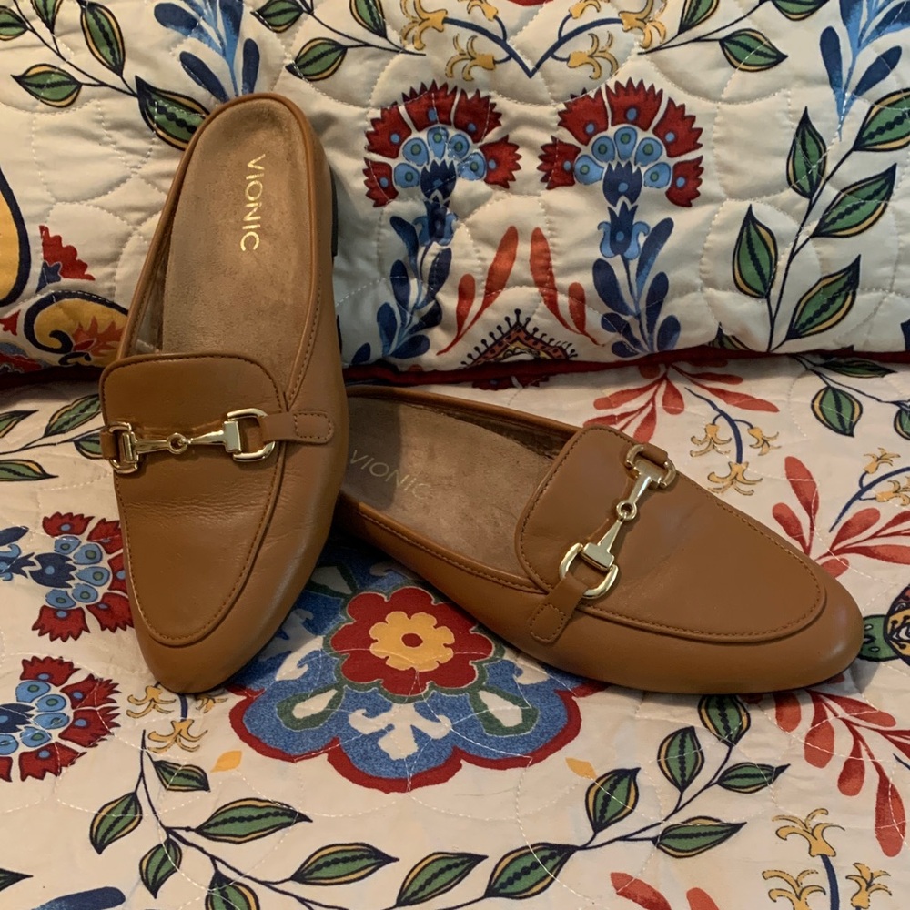Tan Vionic mules